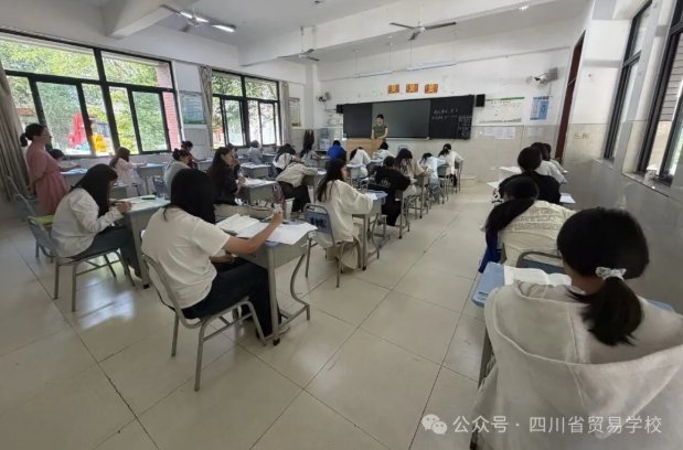 二维码便可将本文分享至朋友圈。